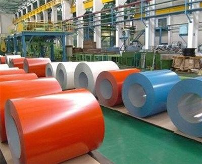 Minimalny spangle prepainted steel coil oferujący poliester typu farby i koloru powlekanej powierzchni dla długotrwałej ochrony